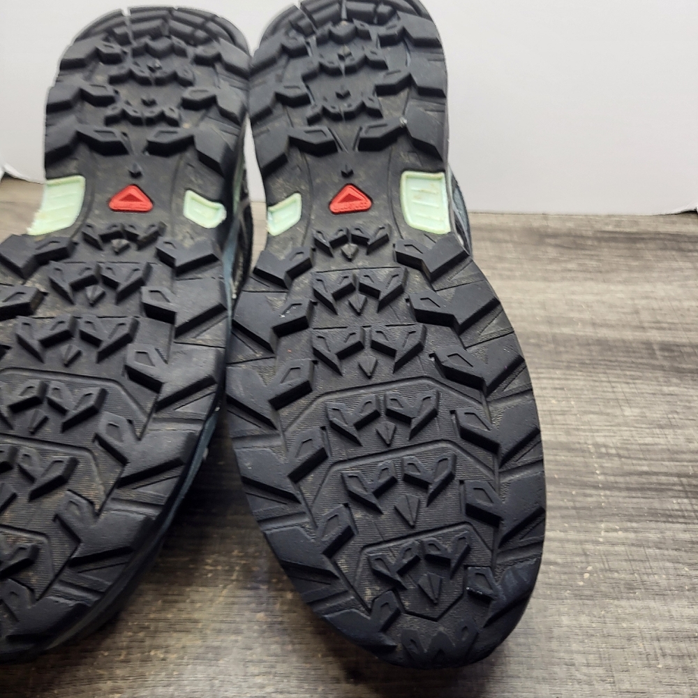 Salomon Women’s  Grey Teal Athletic Trail Shoes - Picture 10 of 10